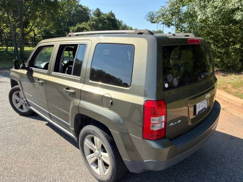 Used 2016 Jeep Patriot Latitude AWD/4WD image 19