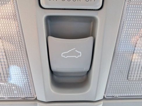 Used 2013 Hyundai Elantra Limited image 25