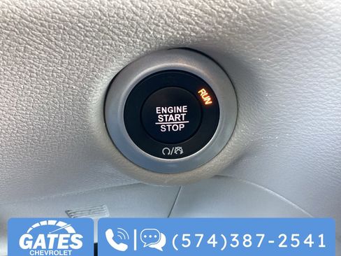 Used 2024 Chrysler Pacifica Touring-L image 29