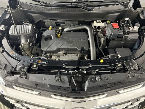 Certified 2025 Chevrolet Equinox LT FWD image 30