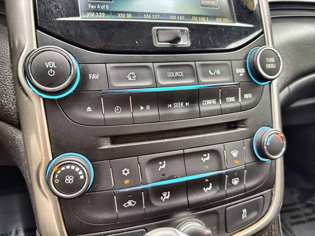 Used 2015 Chevrolet Malibu LT w/ Power Convenience Package FWD image 16