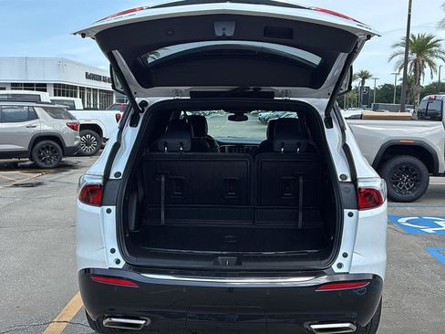 Certified 2024 Buick Enclave Essence w/ Sport Touring Edition AWD/4WD image 19