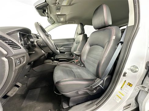 Used 2024 Mitsubishi Outlander Sport SE image 18