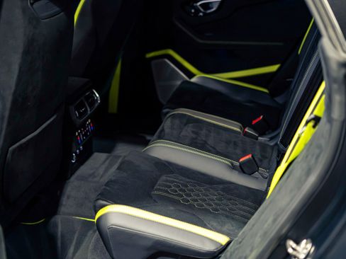 Used 2023 Lamborghini Urus Performante AWD/4WD image 36