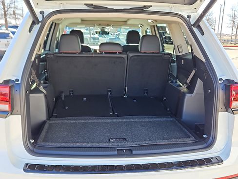 New 2026 Volkswagen Atlas Peak Edition AWD/4WD image 8