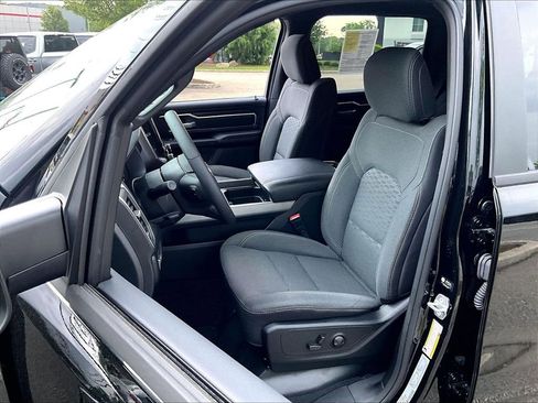 Used 2025 RAM 1500 Big Horn AWD/4WD image 10