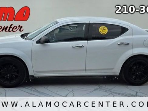 Used 2013 Dodge Avenger SE image 2