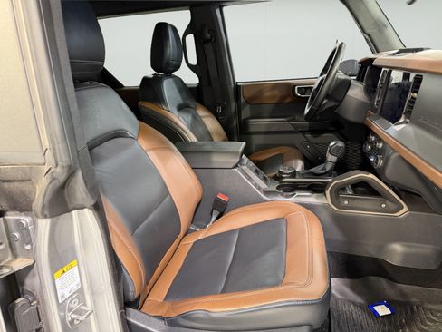 Used 2024 Ford Bronco Outer Banks AWD/4WD image 17
