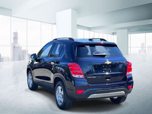 Used 2022 Chevrolet Trax LT w/ LT Convenience Package AWD/4WD image 3