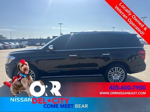 Used 2023 Ford Expedition Platinum AWD/4WD image 2