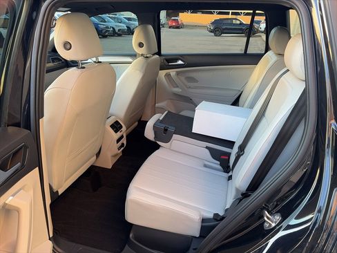 Certified 2024 Volkswagen Tiguan SE R-Line image 13