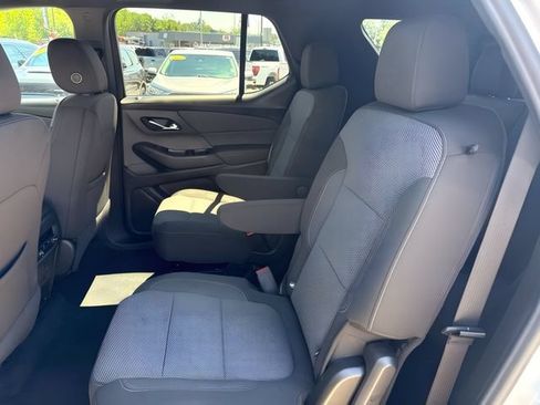 Used 2023 Chevrolet Traverse LT AWD/4WD image 18