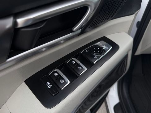 Used 2025 Kia Telluride S image 11