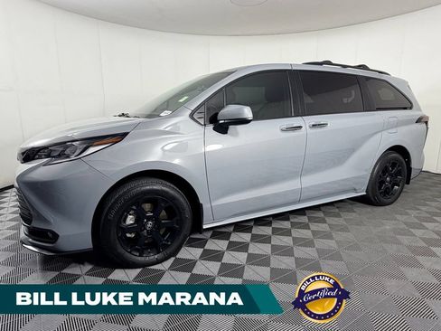 Used 2025 Toyota Sienna XLE Woodland Edition AWD/4WD image 1