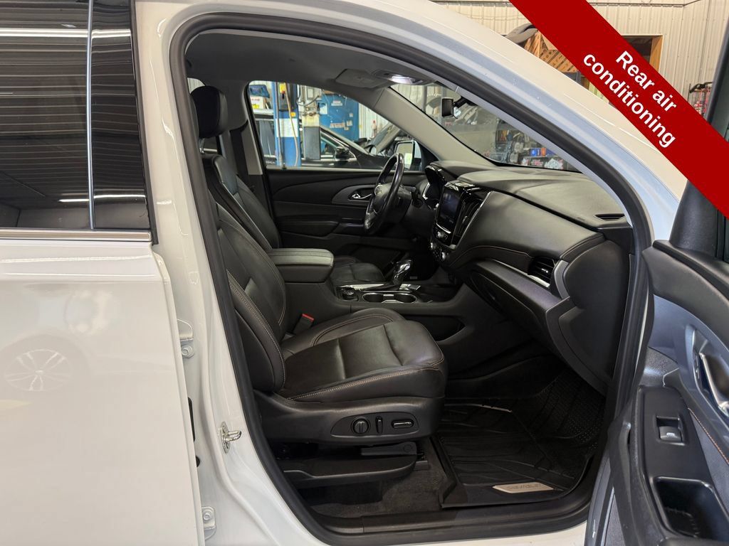Used 2021 Chevrolet Traverse Premier w/ LPO, Floor Liner Package AWD/4WD image 45