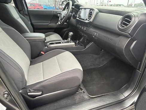 Used 2020 Toyota Tacoma SR5 image 21