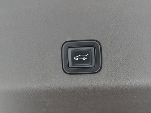 Used 2021 Chevrolet Tahoe Z71 AWD/4WD image 33