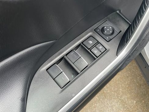 Used 2025 Toyota RAV4 XLE AWD/4WD image 21
