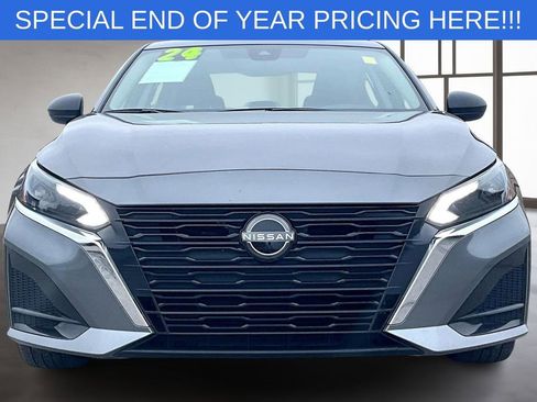 Used 2024 Nissan Altima 2.5 SV image 2