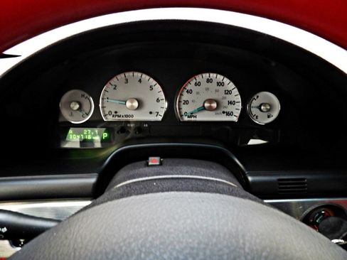 Used 2004 Ford Thunderbird RWD image 12