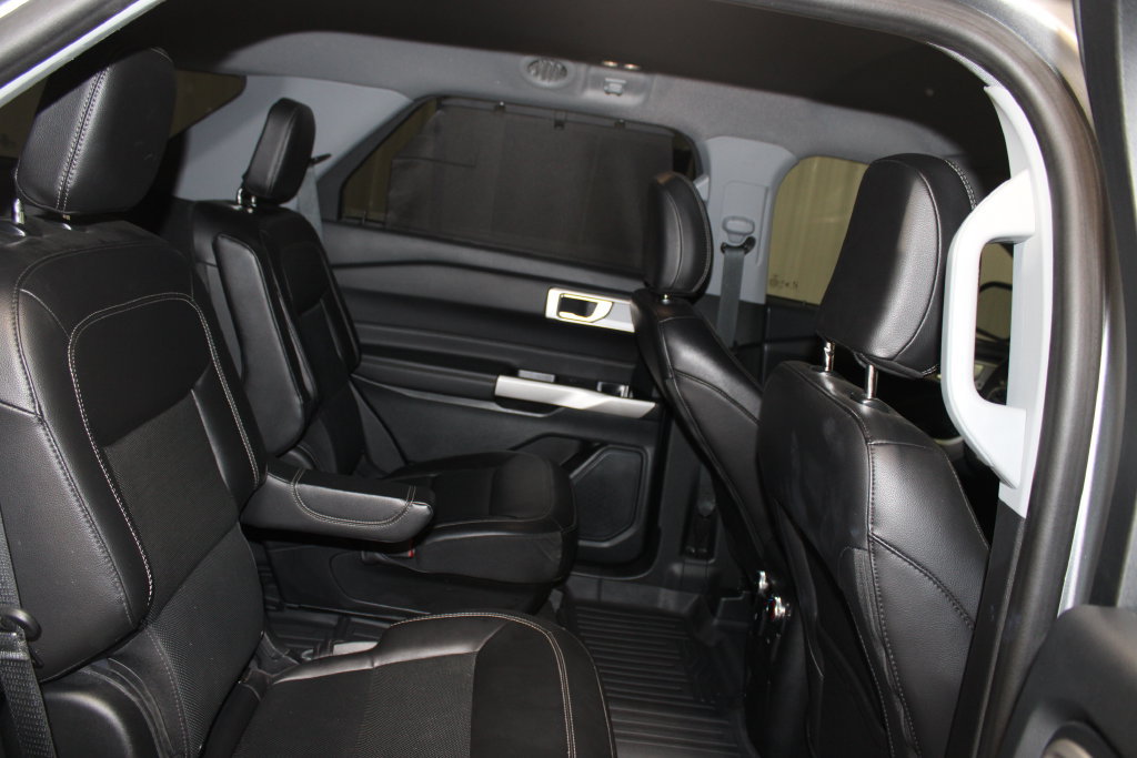 Used 2024 Ford Explorer Limited AWD/4WD image 34