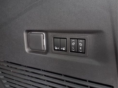 New 2026 Chevrolet Suburban High Country AWD/4WD image 24
