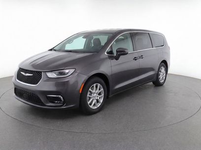Used 2023 Chrysler Pacifica Touring-L