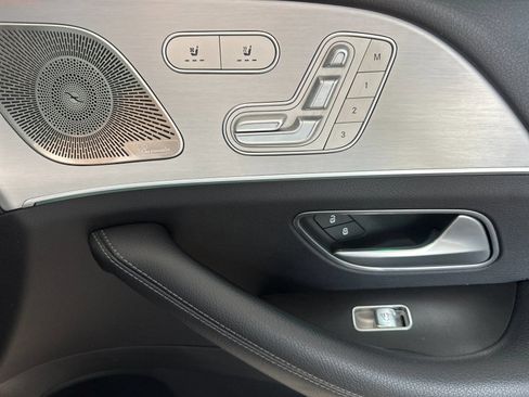 Used 2025 Mercedes-Benz GLE 350 4MATIC w/ Driver Assistance Package image 19