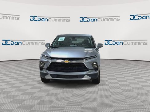 Used 2025 Chevrolet Blazer LT FWD image 3
