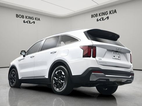 Used 2025 Kia Sorento S w/ Panoramic Sunroof Package FWD image 26