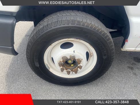 Used 2011 Ford E-450 and Econoline 450 Super Duty RWD image 21