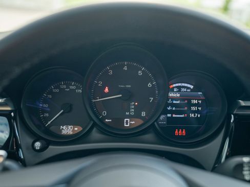 Certified 2023 Porsche Macan AWD/4WD image 15
