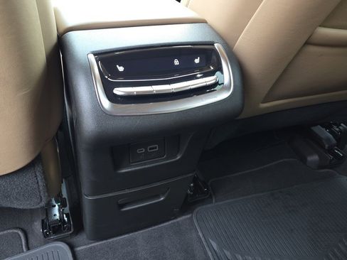 Certified 2024 Cadillac XT6 Premium Luxury w/ Platinum Package image 16