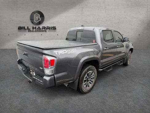 Used 2021 Toyota Tacoma TRD Sport w/ Technology Package AWD/4WD image 4