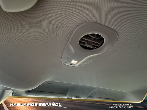 Used 2022 Chrysler Voyager LX image 27