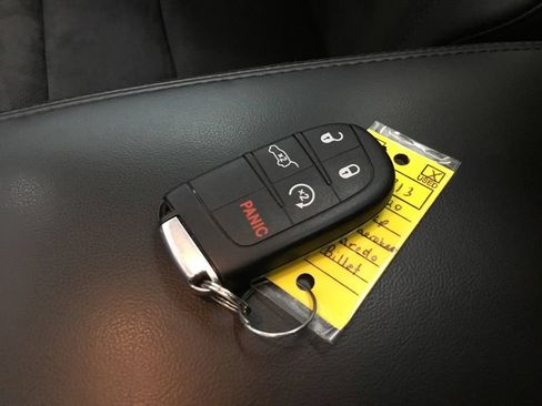Used 2020 Jeep Grand Cherokee Altitude AWD/4WD image 26