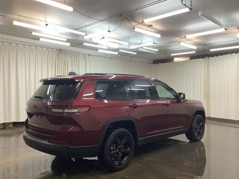 Used 2023 Jeep Grand Cherokee L Laredo AWD/4WD image 6