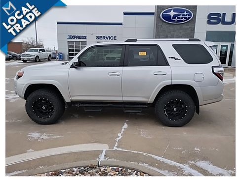 Used 2018 Toyota 4Runner TRD Off-Road image 9