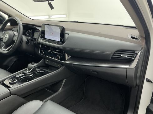 Used 2021 Nissan Rogue SL w/ Premium Package image 24