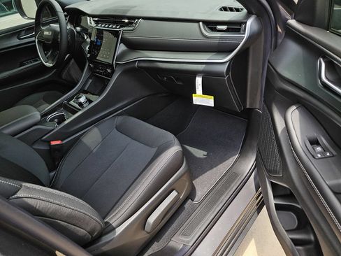New 2026 Jeep Grand Cherokee L Laredo AWD/4WD image 7