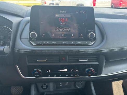 Used 2025 Nissan Rogue SV AWD/4WD image 22