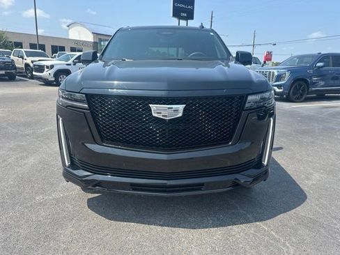 Used 2024 Cadillac Escalade Sport w/ LPO, ONYX Package AWD/4WD image 7