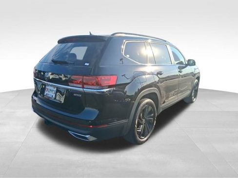 Used 2022 Volkswagen Atlas SE w/ Black Wheel Package image 6