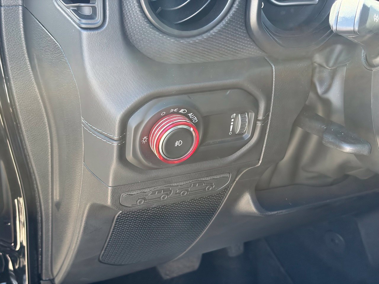 Used 2026 Jeep Wrangler Unlimited Rubicon AWD/4WD image 7