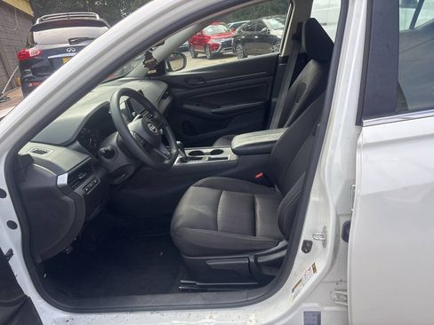 Used 2023 Nissan Altima 2.5 S FWD image 9