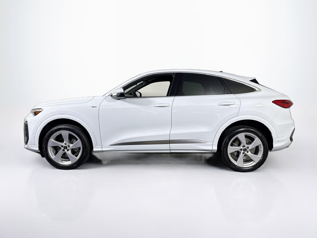 Used 2025 Audi Q5 Premium Plus AWD/4WD image 2