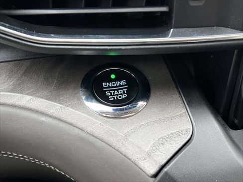 Used 2020 Ford Explorer Platinum w/ Premium Technology Package image 31