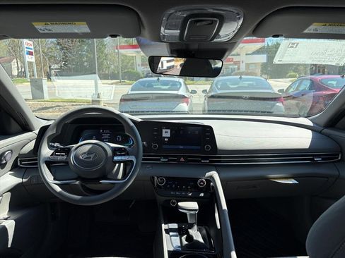 New 2026 Hyundai Elantra Hybrid FWD image 34