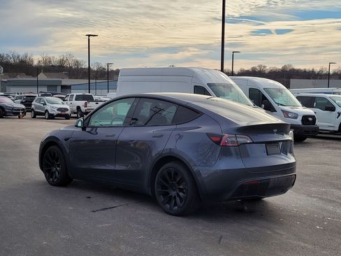 Used 2020 Tesla Model Y Long Range image 6