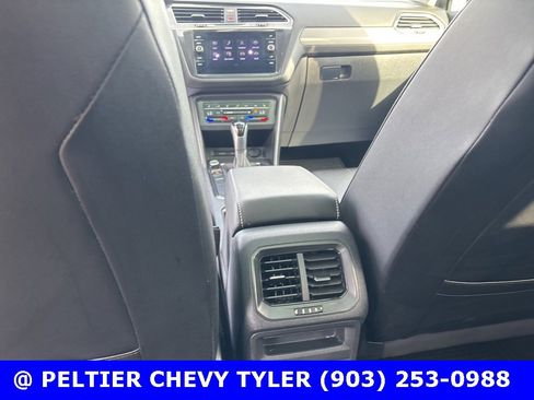 Used 2022 Volkswagen Tiguan SE w/ Panoramic Sunroof Package image 21